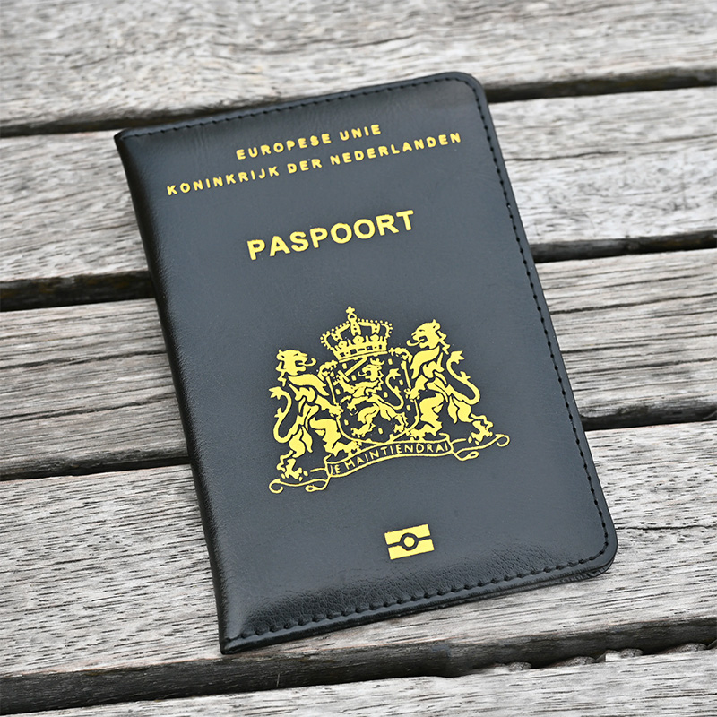 Travel Essentials Nederland Pa - Leather Passport Cover 评论和价格