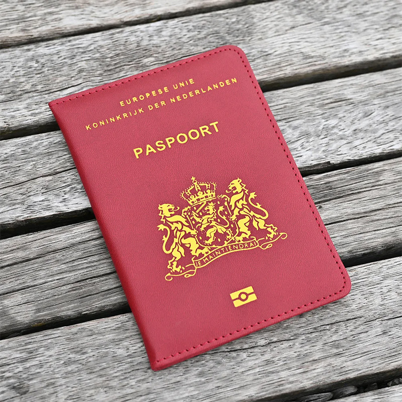 Travel Essentials Nederland Pa - Leather Passport Cover 评论和价格