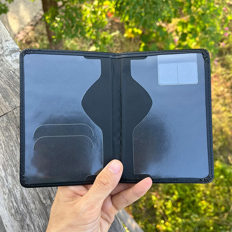 Travel Essentials Nederland Pa - Leather Passport Cover 评论和价格